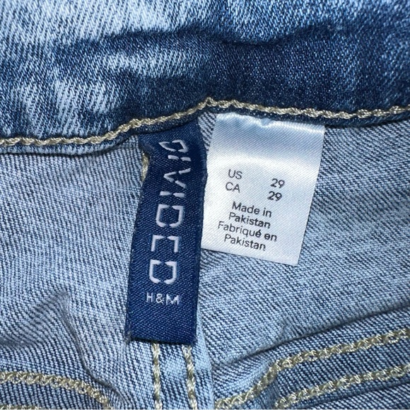 H&M - Light Wash Jean Pants - Picture 5 of 9